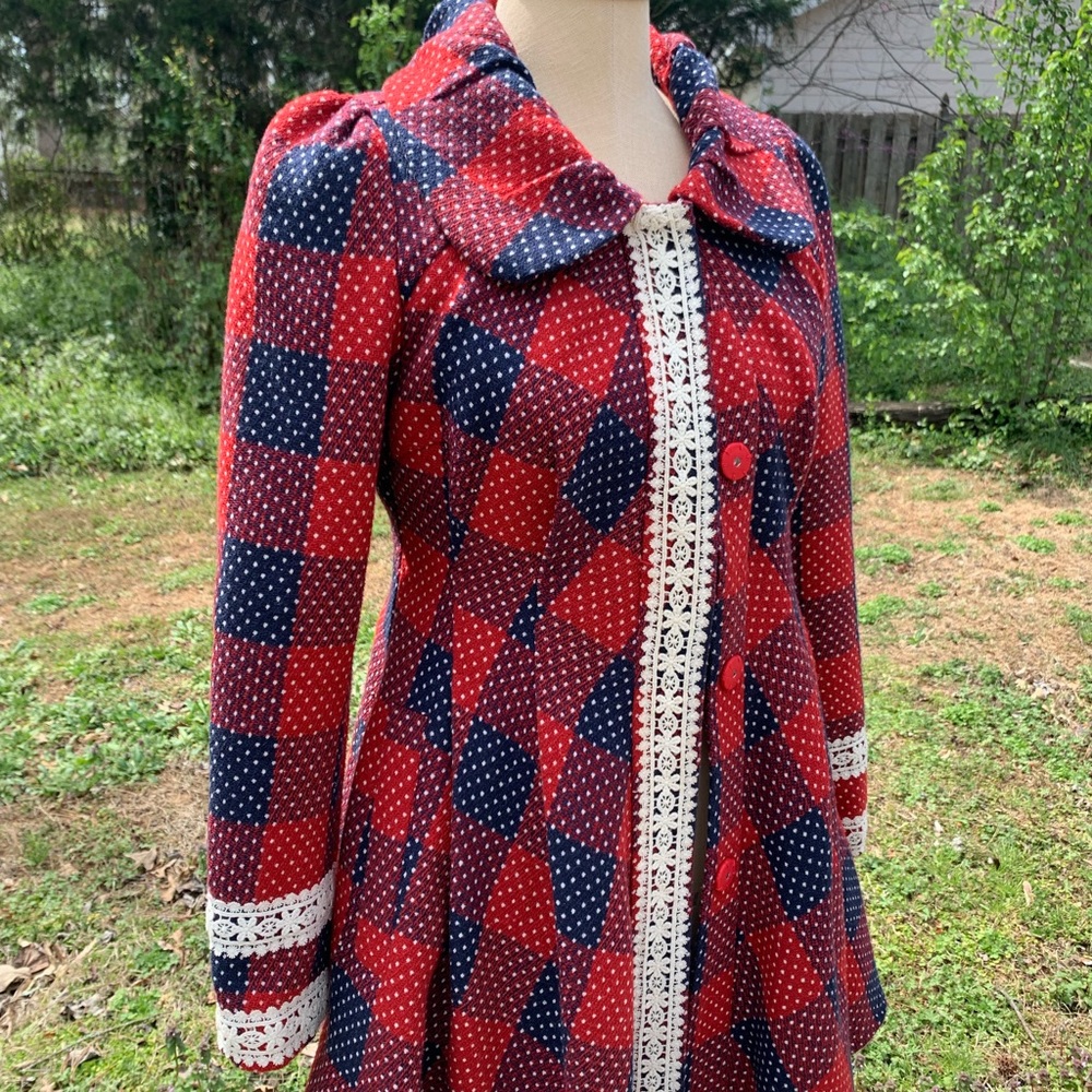 Ryu Cottage-Core Little Red Riding Hood Coat - Picture 4 of 16